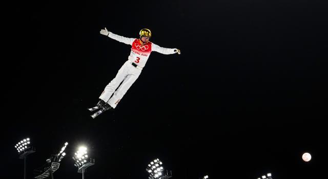 开云体育官方网-老将犹勇！齐广璞贾宗洋一跳直通决赛 俄名将爆冷